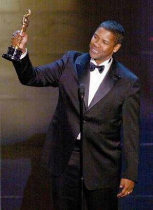  the Oscarwinning Denzel Washington looking awesome in his Armani tux