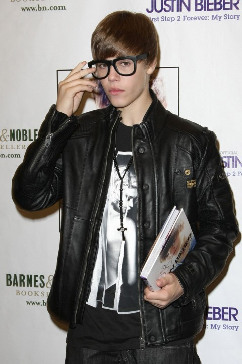 justin bieber jacket. For more Justin Bieber fashion