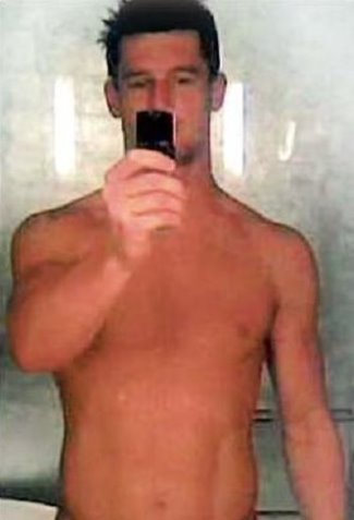 david nugent shirtless selfie scandal2