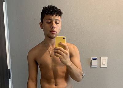 Jaboukie Young-White body - guys with iphones -