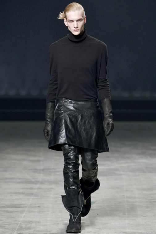 Leather Kilts For Men: Celebrities and Models | Famewatcher