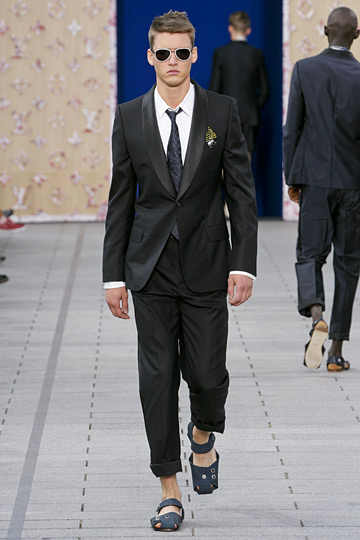 Louis Vuitton Mens Tuxedo Suits and Dress Shirts: Celebrity Style Watch ...