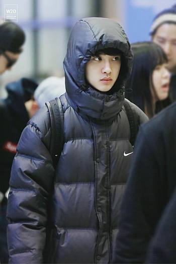 celebrities wearing nike winter jackets - kyungsoo