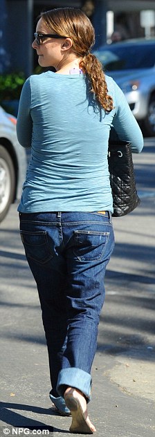 pregnancy jeans natalie portman