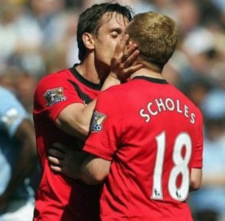 kissing football hunks - Gary Neville Paul Scholes gay kiss