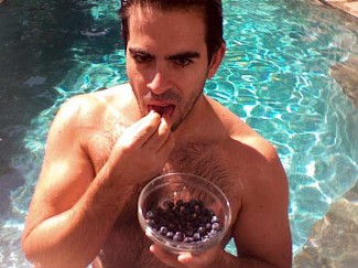 eli roth shirtless with hairy chest
