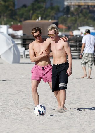 alfie allen gay or straight with ed speleers - action comedy plastic - miami shooting