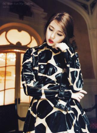 celebrity burberry prorsum coats - 2013-2014 - Yoon Eun Hye