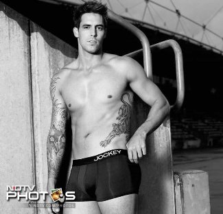 mitchell johnson jockey underwear model - 2009 cricketer of year