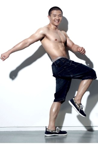 shirtless chinese men - gymnast Chen Yibing sexy