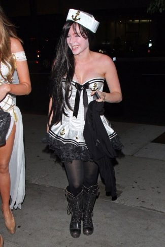 hot sailor halloween costume - singer Avril Lavigne