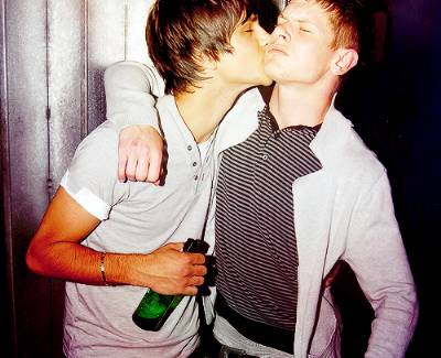 luke pasqualino jack o connell gay kiss