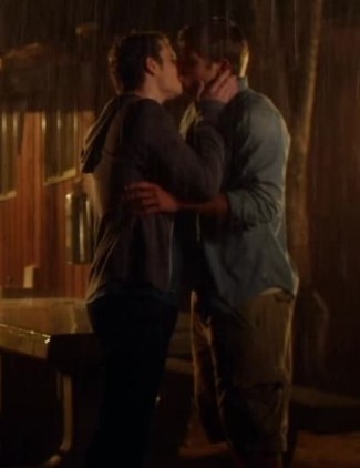 justin deeley cameron deane gay kiss3