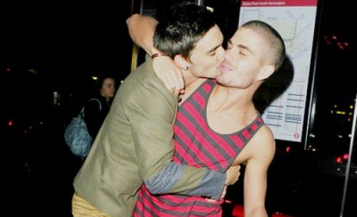 the-wanted-gay-kiss-max-george-tom-parker