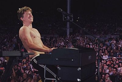 charlie puth shirtless in concert