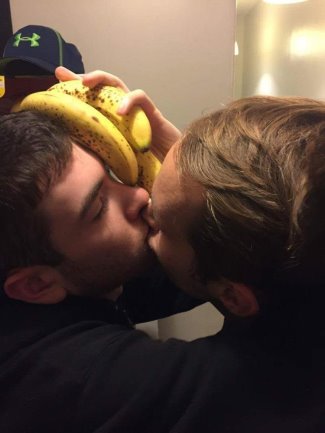straight men making out - kisses for kim2