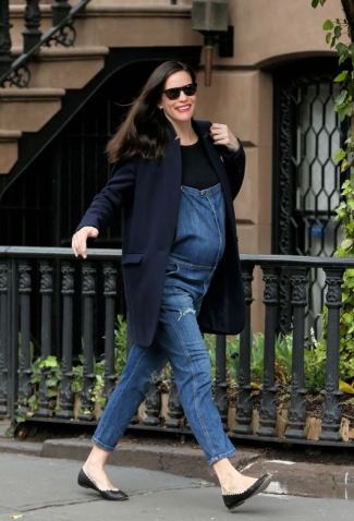 pregnancy overall jeans liv tyler