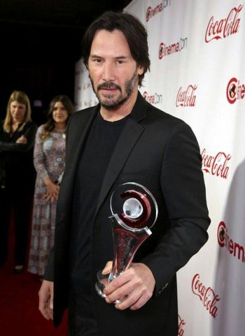 keanu reeves awards - vanguard award cinemacon