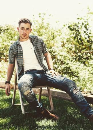 Dacre Montgomery fashion style ripped jeans