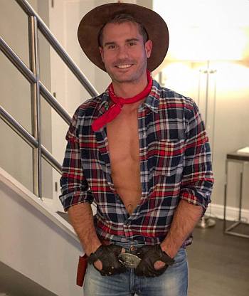 bradley shchaeffer hot cowboy in halloween