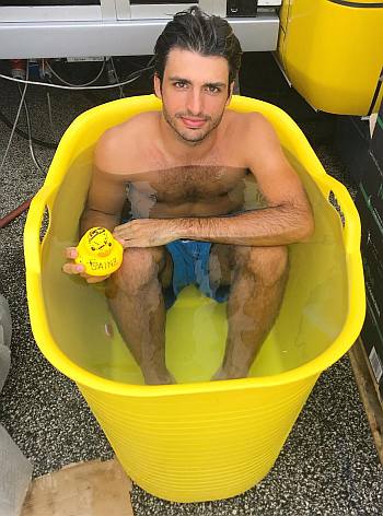 Carlos Sainz Jr body bathtub