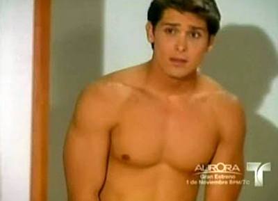 yul vazquez young body sin camisa