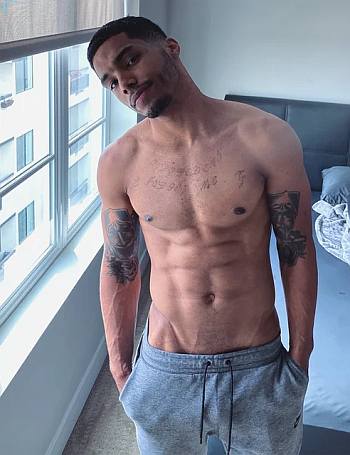 guys in sweatpants celebrity actor - Rome Flynn