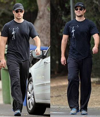 hot guys in sweatpants - henry cavill