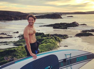 Jonathan Bailey shirtless surfer - insta jbayleaf3