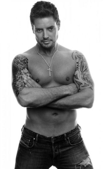keith-duffy-shirtless-in-jeans.jpg