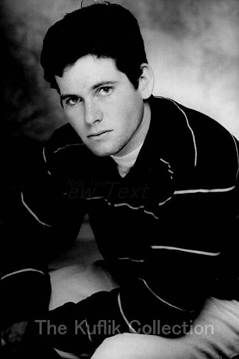 eion bailey young and hot