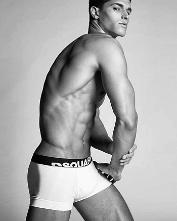 dsquared2 male underwear model 2021 - boxer briefs
