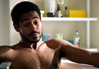 alfred enoch shirtless in how to get away3