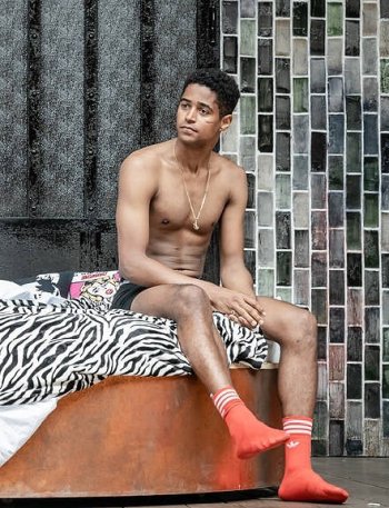 alfred enoch shirtless in romeo and joliet at the globe theatre