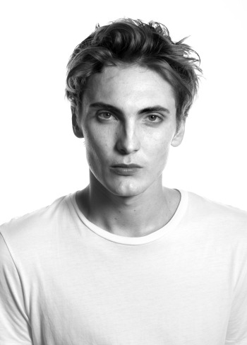 Eamon Farren the witcher actor