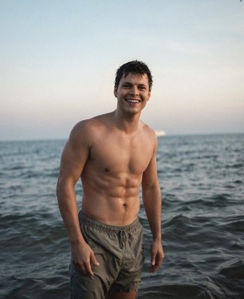 Alex Høgh Andersen shirtless danish actor model