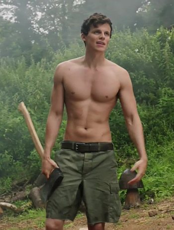 Ruairi O’Connor shirtless - delicious episode