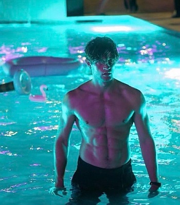 Damian Hardung shirtless