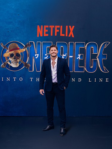 callum kerr hot in suit