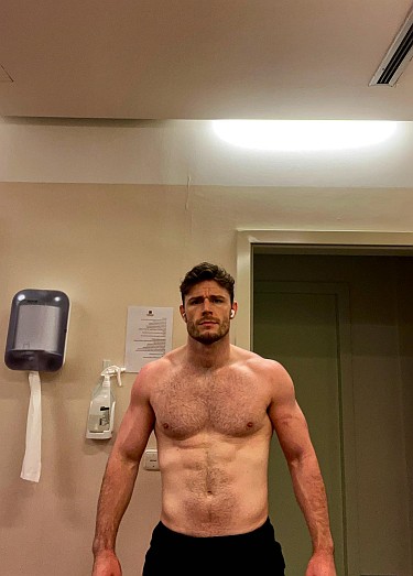 callum kerr shirtless